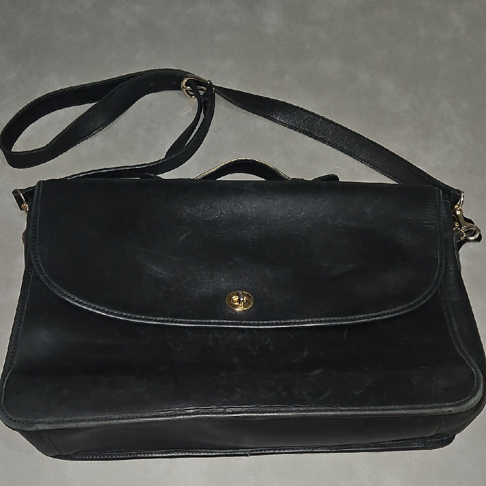 Sleek Black Leather Messenger Bag for Men